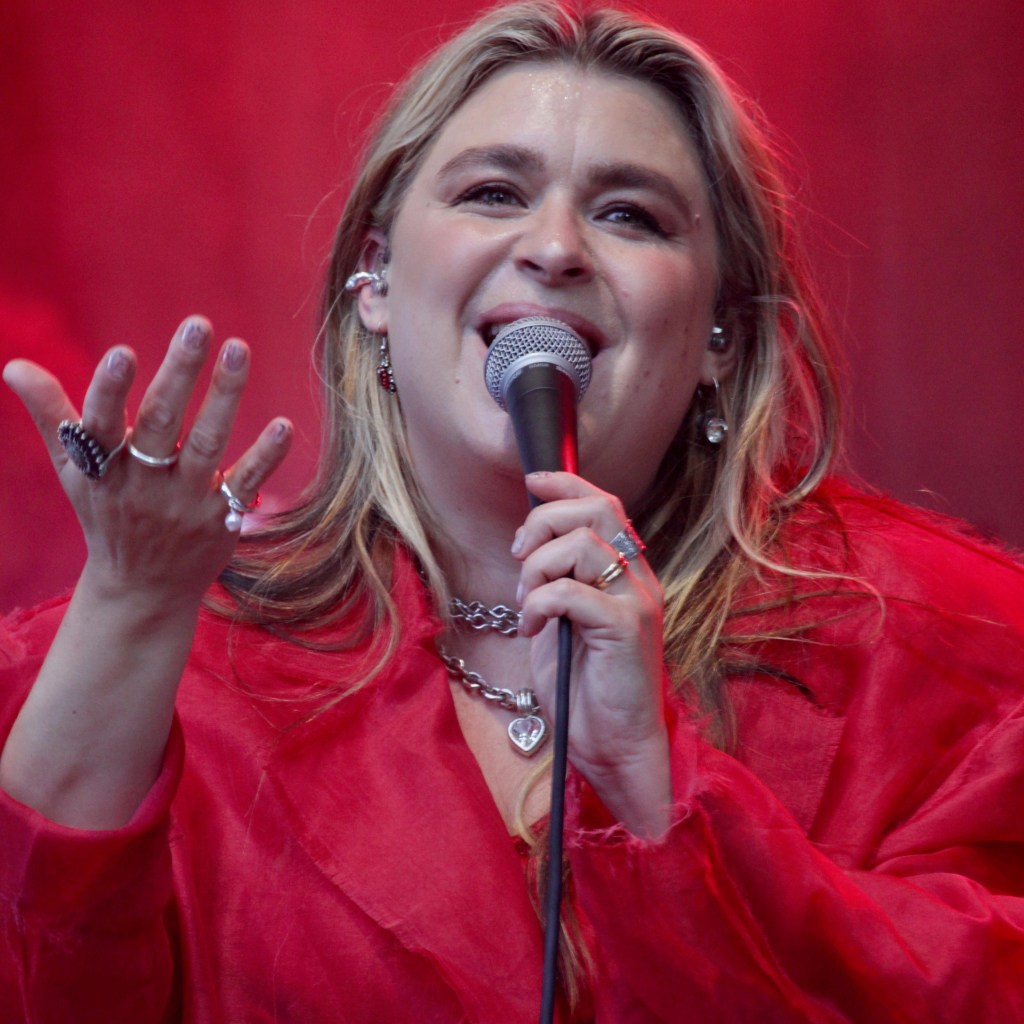 Familjärt och barfota på&nbsp;stationen